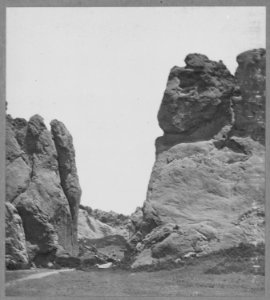 Gateway of the Garden of the Gods, near Pikes Peak. El Paso County, Colorado. - NARA - 517504