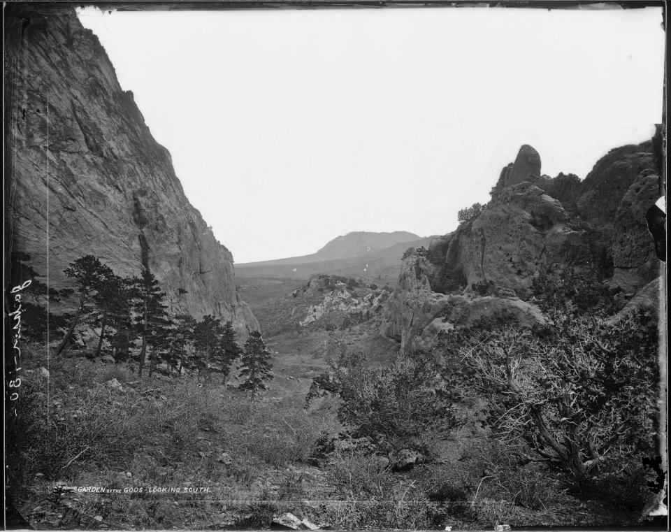 Gateway, Garden of the Gods, looking south. El Paso County, Colorado. - NARA - 516738