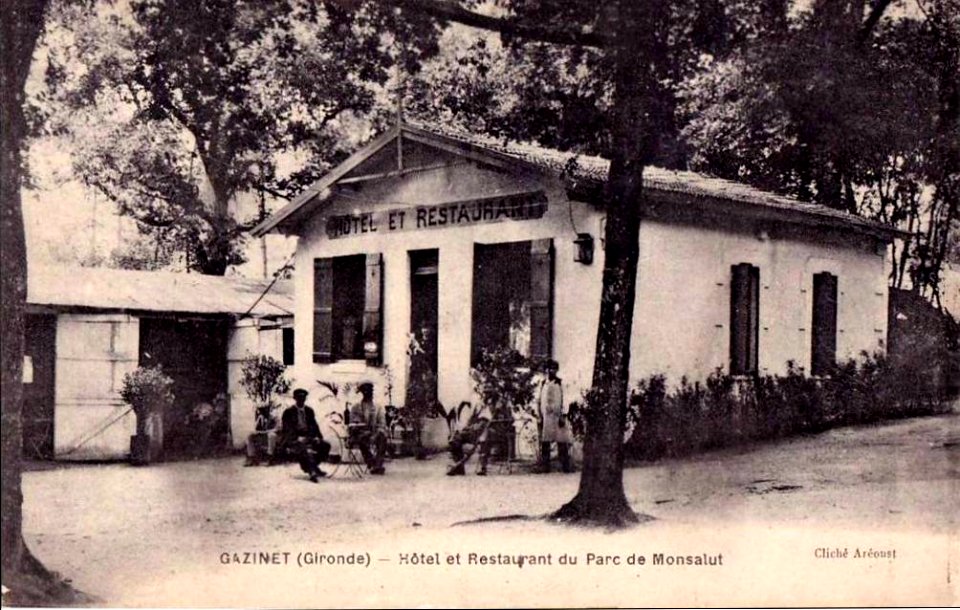 Gazinet - Parc des sources de Monsalut (Restaurant) 11