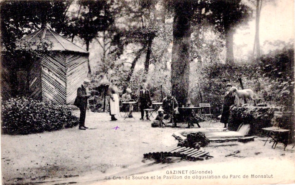Gazinet - Parc des sources de Monsalut (Restaurant) 9