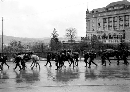 Gebirgssanität auf der Kirchenfeldbrücke - CH-BAR - 3237700