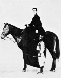 Gebrüder Alinari - Dame auf dem Pferd mit Diener (Zeno Fotografie)