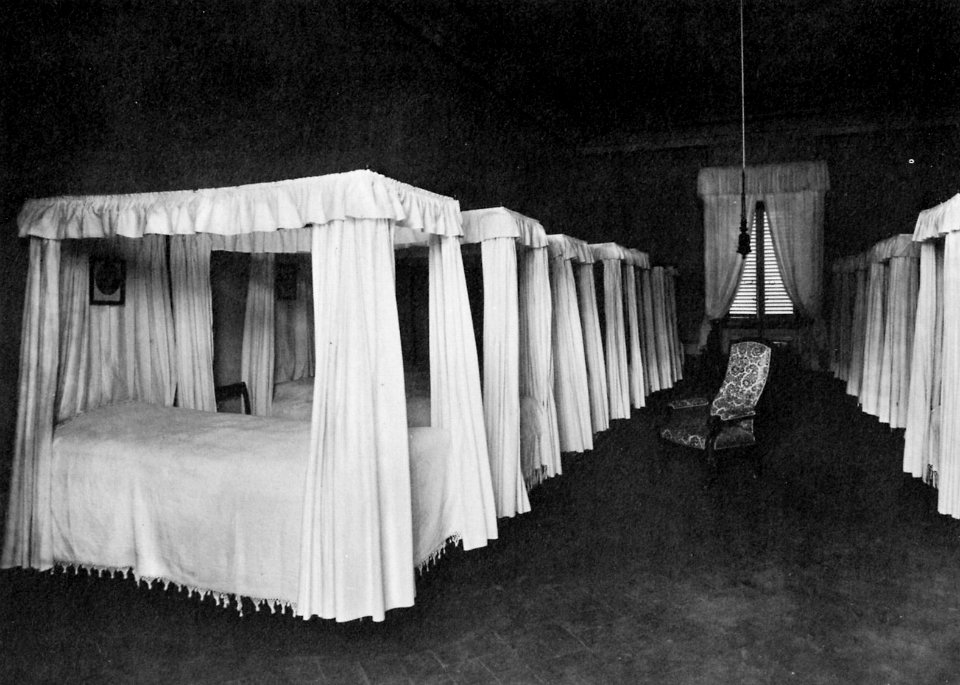 Gebrüder Alinari - Die Ruheanstalt - der Schlafsaal (Zeno Fotografie)
