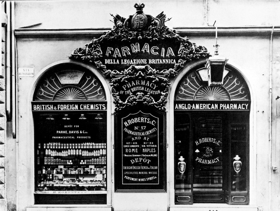 Gebrüder Alinari - Vorderseite der britischen Apotheke (Zeno Fotografie)