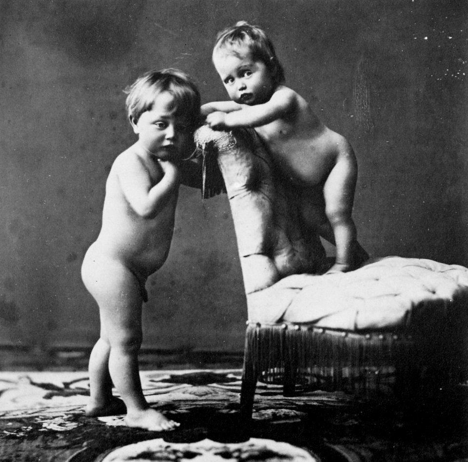 Gebrüder Alinari - Zwei nackte Kinder (Zeno Fotografie)
