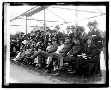 Geddes at Col. Club, 5-7-21 LOC npcc.04141