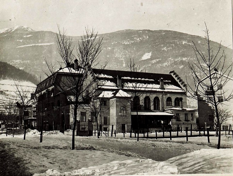 Gebäude des Reservespitals Brixen, Genesungsheim. (BildID 15578120)