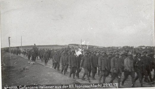 Gefangene Italiener aus der XII.Isonzoschlacht.27.10.17. (BildID 15608873)