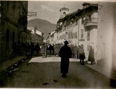 Gefangene Italiener in Tolmezzo. (BildID 15507990)
