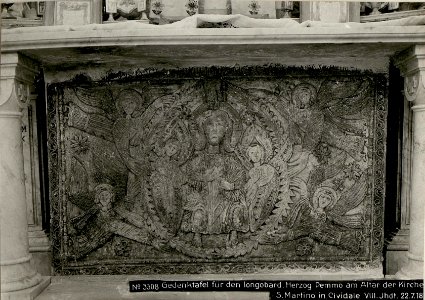 Gedenktafel für den longobard.Herzog Pemmo am Altar der Kirche S.Martino in Cividale VIII.Jhdt. 22.7.18 (BildID 15620871)