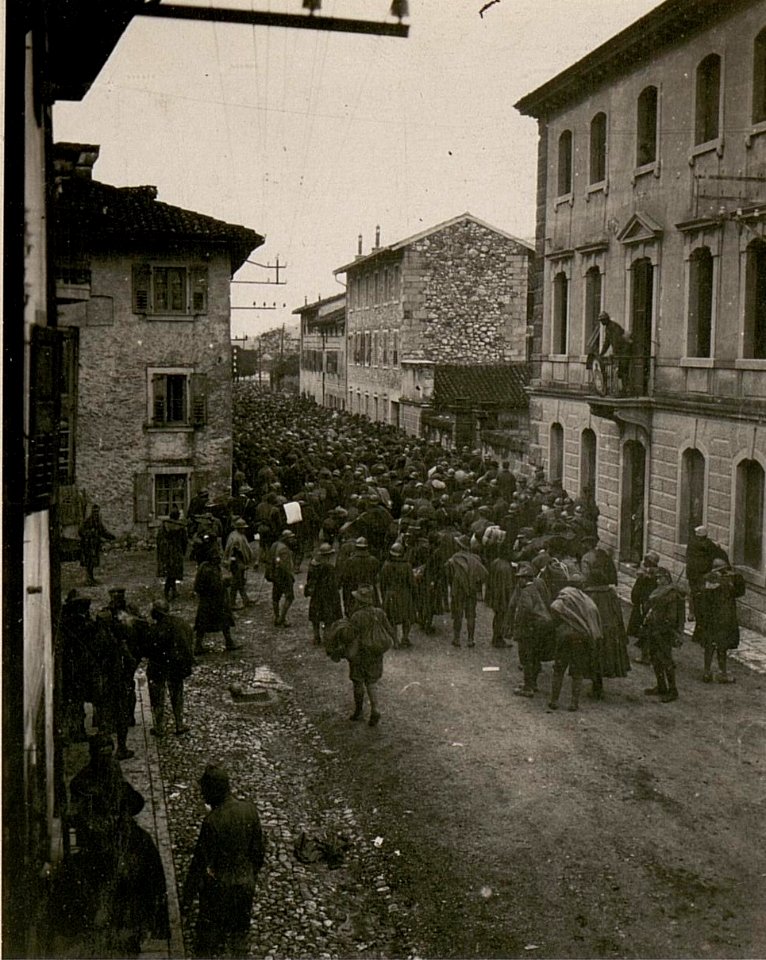 Gef.Italiener in Tolmezzo. (BildID 15507486)