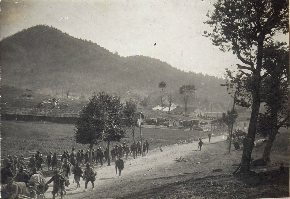 Gefangene Italiener a.d.XI.Isonzoschlacht bei Lokve22.8.17. (BildID 15598407)