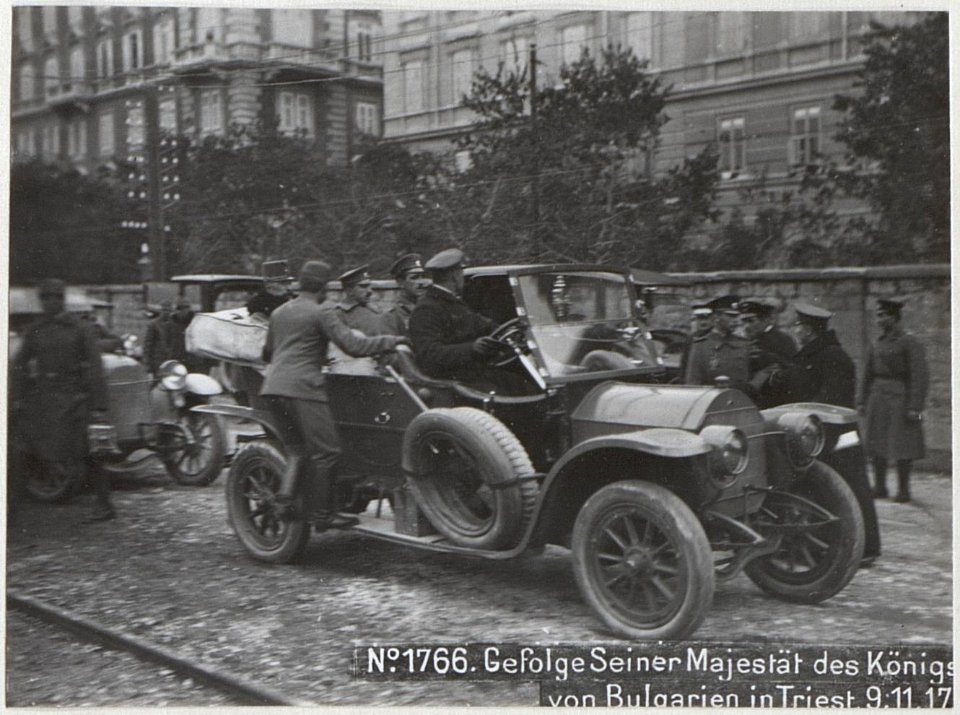 Gefolge Seiner Majestät des Königs von Bulgarien in Triest.9.11.17. (BildID 15608789)