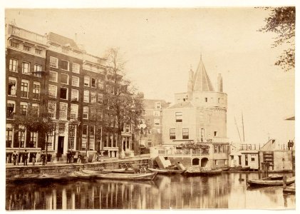 Geldersekade 2-10 gezien naar de Schreierstoren, Prins Hendrikkade 94-096