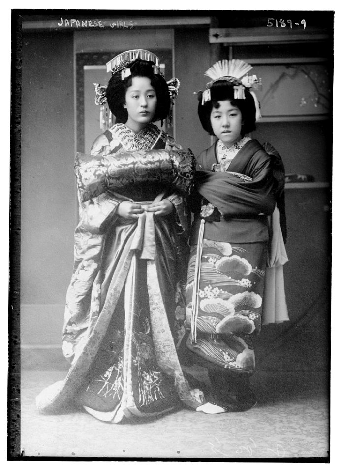 Geisha girls LCCN2014710617