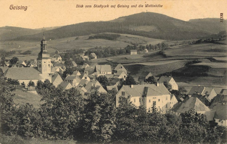 Geising (Erzgb.), Sachsen - Blick vom Stadtpark auf Geising und die Wellinhöhe (Zeno Ansichtskarten)