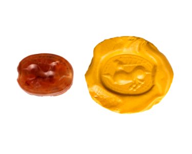 Gem av karneol föreställande ett hjortdjur, etruskisk - Hallwylska museet - 110382