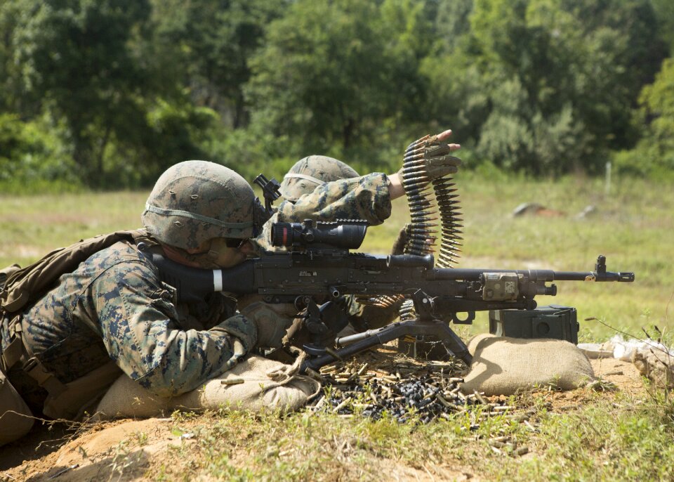 Machine gun lmg military