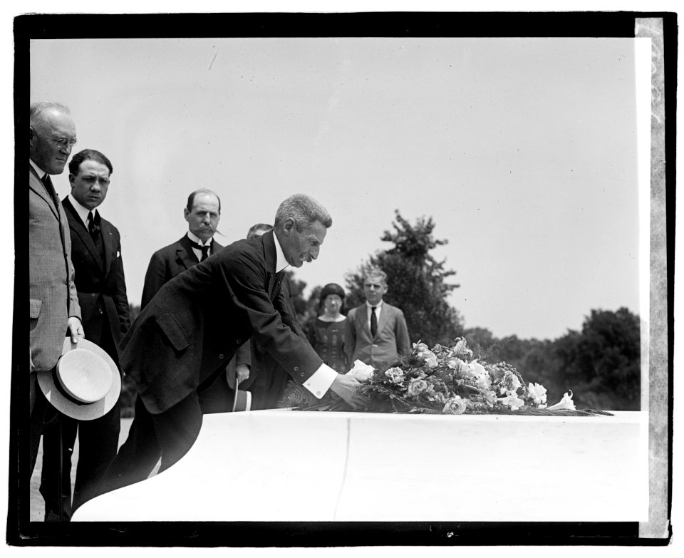 Gen Gaston Gassouin, former chief of staff of the French army, placing a wreath on the tomb of America's unknown soldier at Arlington National Cemetery, June 16, 1922 LOC npcc.06544