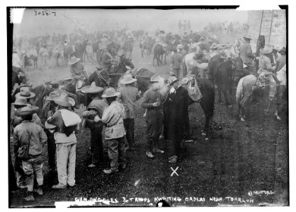 Gen. Angeles & troops awaiting orders near Torreon LCCN2014696015