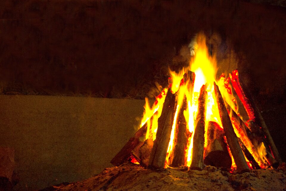Camp night night fire