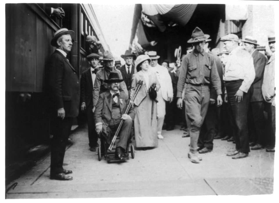 Gen. Daniel E. Sickles and his housekeeper Miss Wilmerding leaving train station at Gettysburg LCCN2002722752