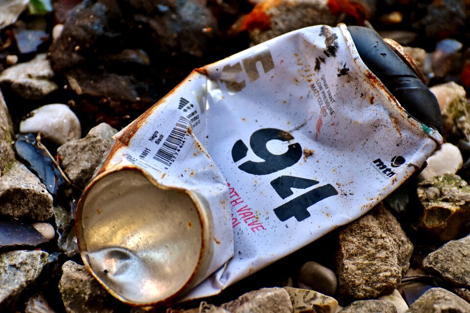 Tin can pollution scruffy