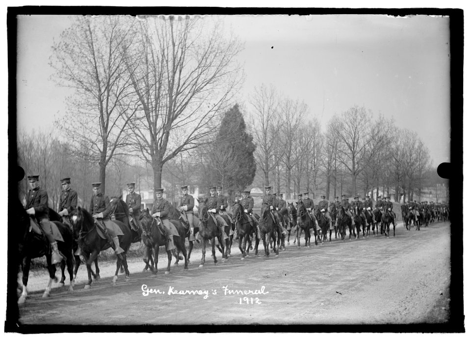 Gen. Kearney's funeral, 1912 LCCN2016851304