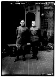 Gen. Leonard Wood, Lt. W.E. Stanley LCCN2014709727