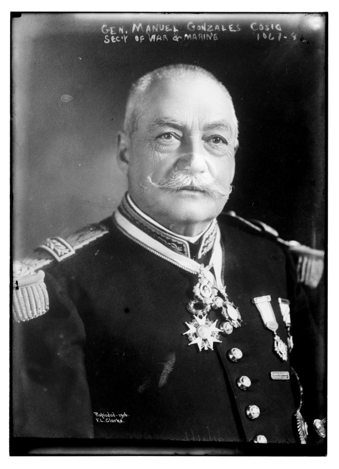 Gen. Manuel Gonzales Cosio, Sec. of War and Marine F.L. Clarke LCCN2014685132