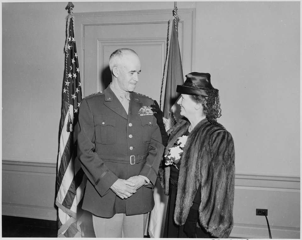 Gen. Omar Bradley and his wife. Gen. Bradley has just been sworn in as Chief of Staff of the U. S. Army in a ceremony... - NARA - 199627