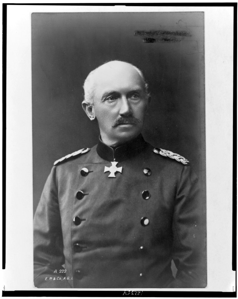 Gen. Otto von Below, half-length portrait, facing right LCCN99403476