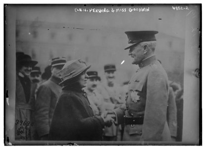 Gen. Pershing & Miss Goodwin LCCN2014708527