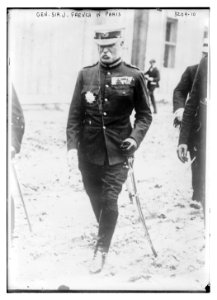 Gen. Sir J. French in Paris LCCN2014697201