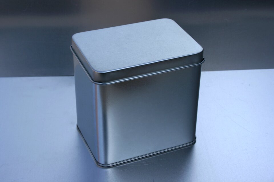 White tin can tea caddy storage jar