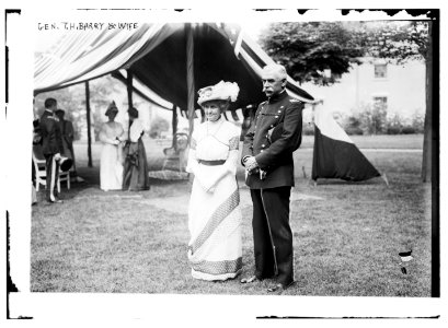 Gen. T.H. Barry and wife LCCN2014692907
