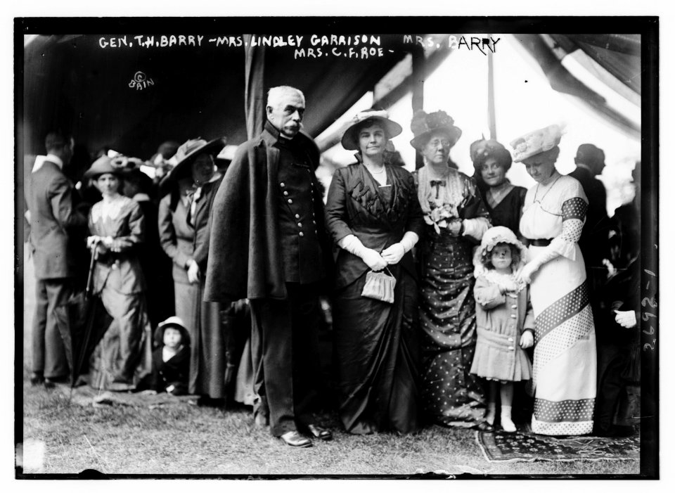 Gen. T.H. Barry, Mrs. Lindley Garrison, Mrs. Barry, Mrs. C.F. Roe LCCN2014693060