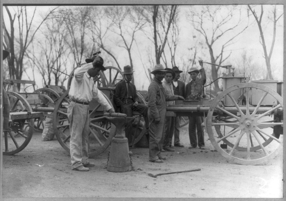 Gen. Villa's blacksmithing and repair crew LCCN2006686977