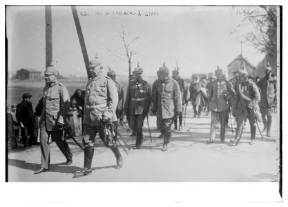 Gen. Von Hindenburg and staff LCCN2014700389