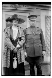 Gen. W.G. Haan & wife LCCN2014708921