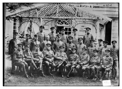 Gen. von Zwehl & staff LCCN2014704417