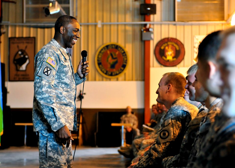 Gen. Ward Visits Camp Lemonnier DVIDS310983