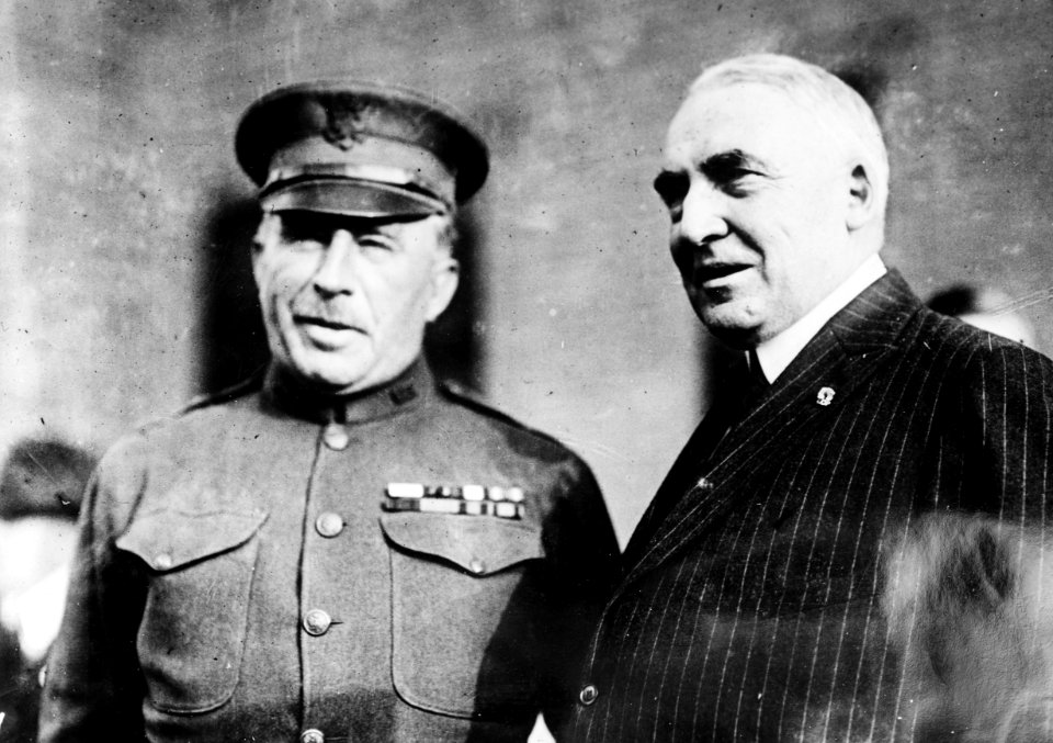 Gen. Wood and Harding LCCN2014711381