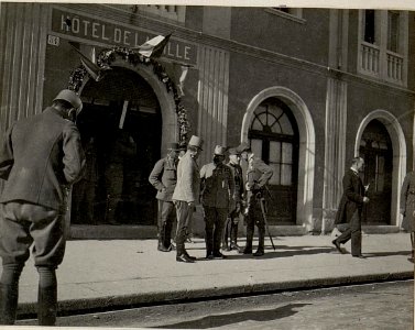Gen.Obst. von KÖVESS und Korpskommandant TROLLMANN. Aufgenommen in Skutari am 14. März 1916. (BildID 15533144)