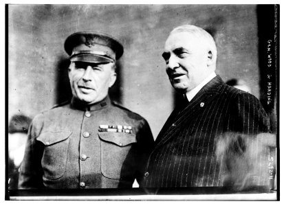 Gen. Wood and Harding LCCN2014711381