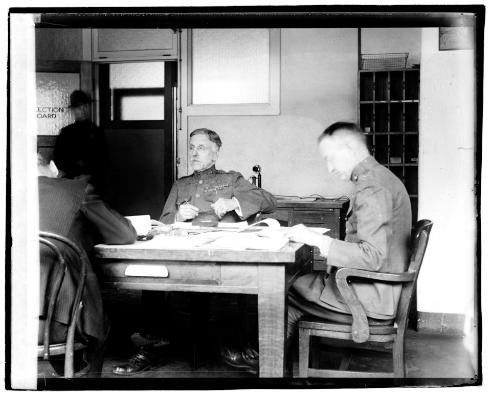 General Barnet LCCN2016829023