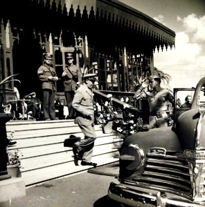 General George C. Marshall leaves conference at Mena House, Cairo, Egypt, 1943 (24375161586)