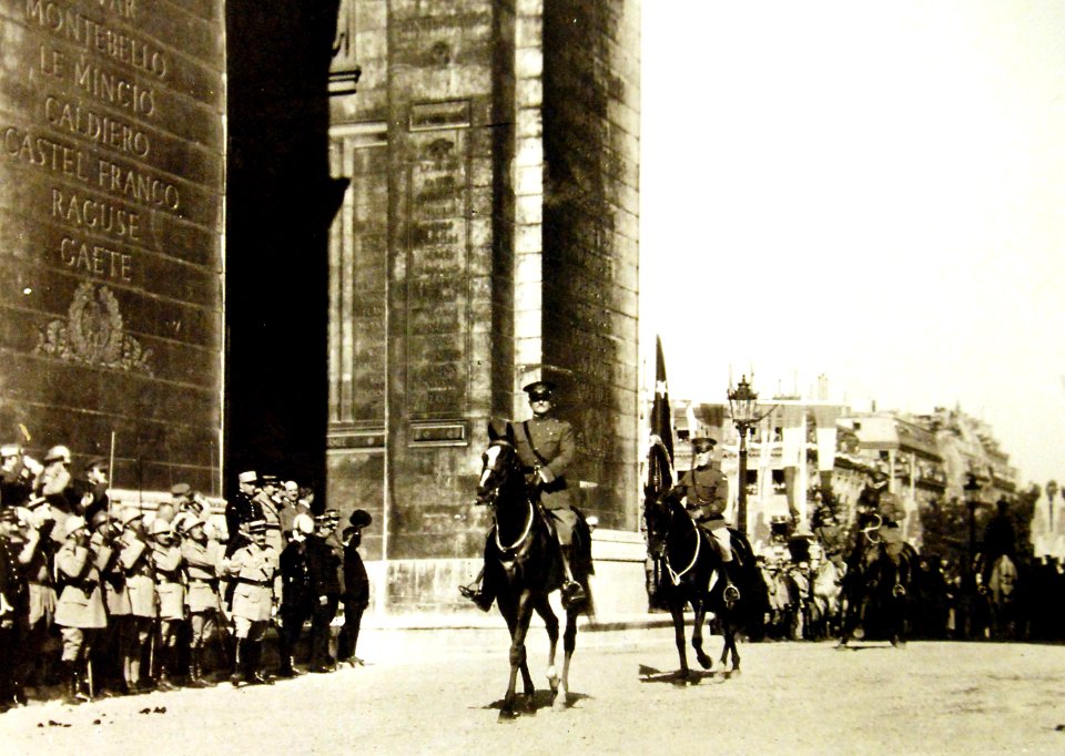General John J. Pershing, left, at The Victory March, London, July 1919 (29880764050)