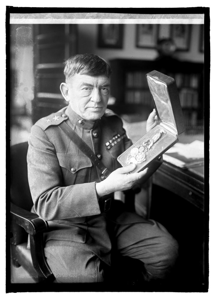 General Lejeune, 1-4-22 LCCN2016845941