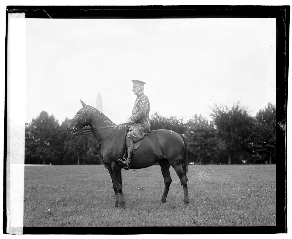 General March on horseback LCCN2016828433
